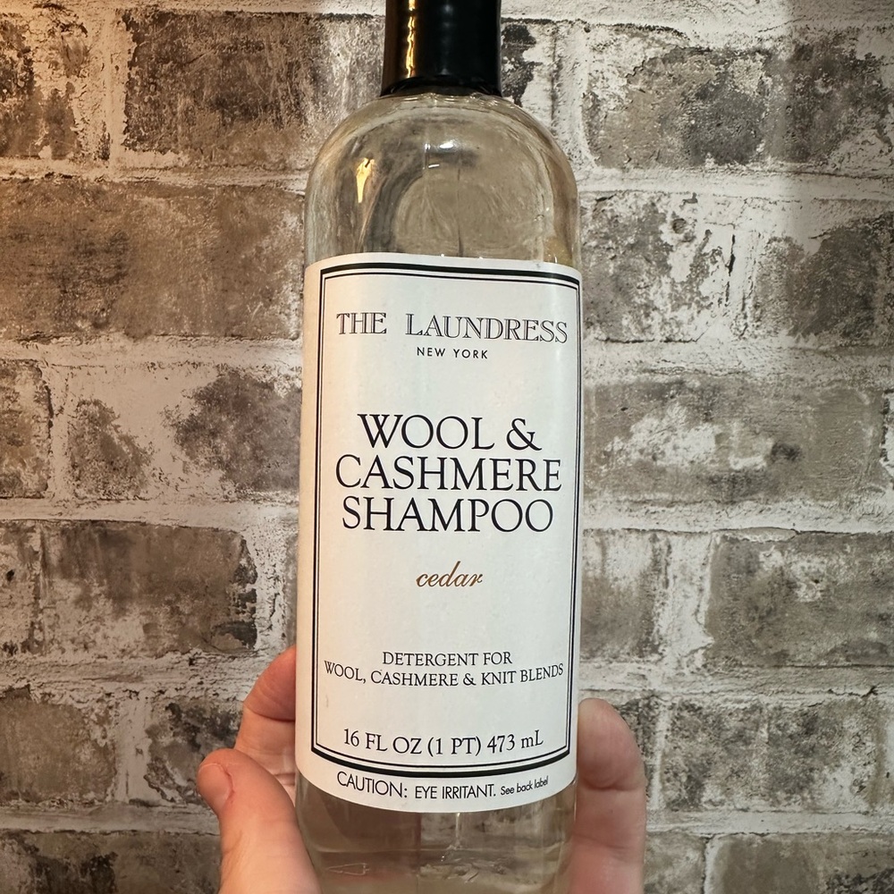 The Laundress Wool & Cashmere Shampoo - Cedar